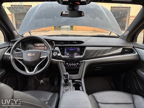 Used 2024 Cadillac XT6 Premium Luxury w/ LPO, Floor Liner Package AWD/4WD image 5