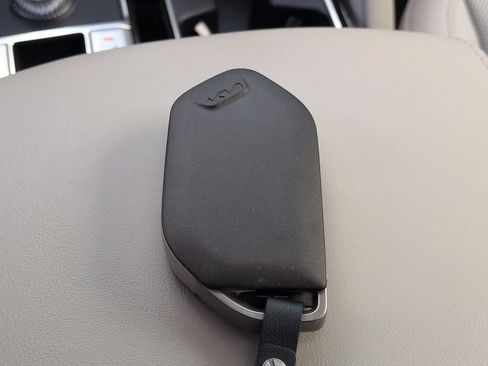 Used 2025 Kia Telluride S FWD image 30