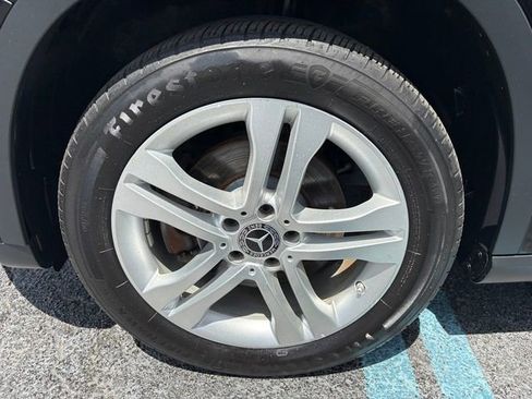 Used 2018 Mercedes-Benz GLA 250 4MATIC w/ Premium Package image 3