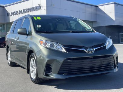 Used 2018 Toyota Sienna LE