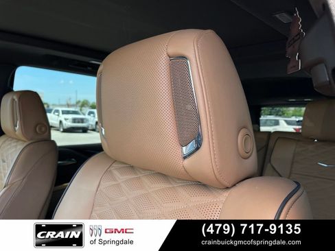 Used 2024 Cadillac Escalade Sport w/ LPO, ONYX Package AWD/4WD image 21