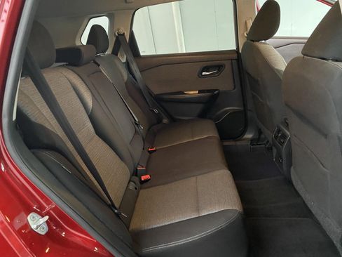 Used 2022 Nissan Rogue SV image 12