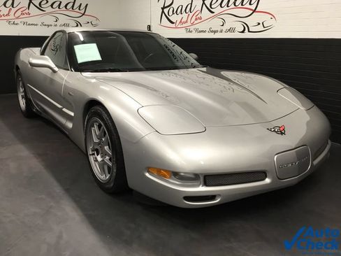 Used 2004 Chevrolet Corvette Z06 w/ Memory Package RWD image 3