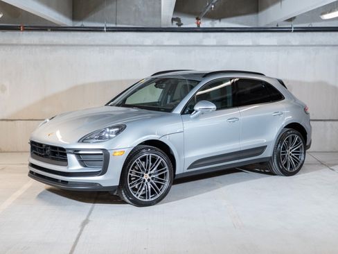 Certified 2026 Porsche Macan AWD/4WD image 1