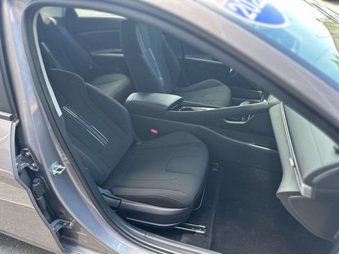 Used 2023 Hyundai Elantra Blue FWD image 26