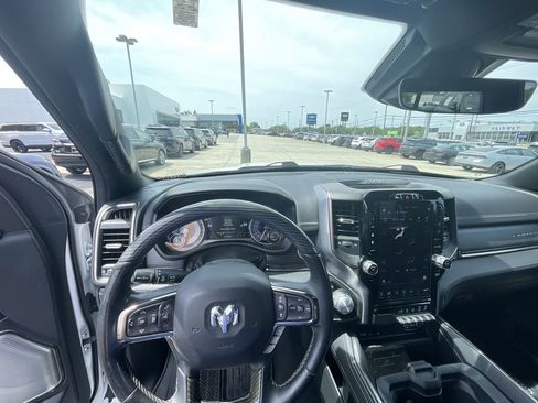 Used 2019 RAM 1500 Limited AWD/4WD image 2