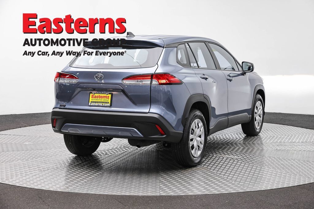 Used 2025 Toyota Corolla Cross L FWD image 5