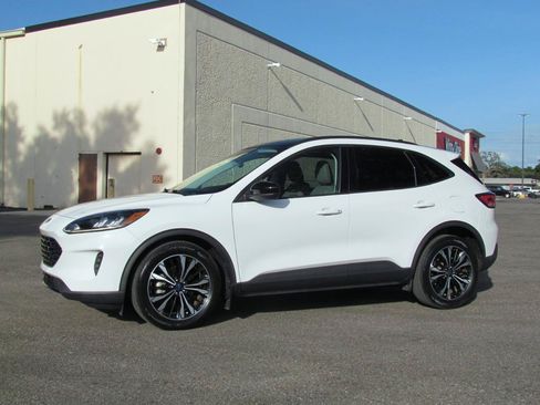 Used 2022 Ford Escape SE w/ SE Sport Appearance Package FWD image 5