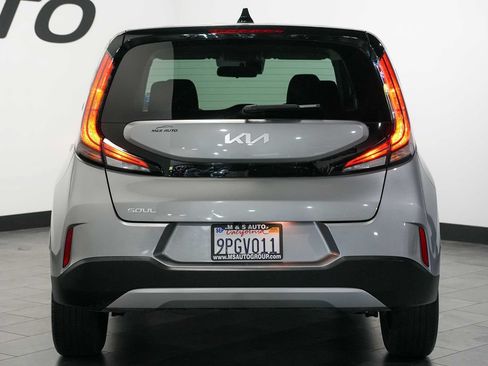 Used 2025 Kia Soul LX FWD image 5