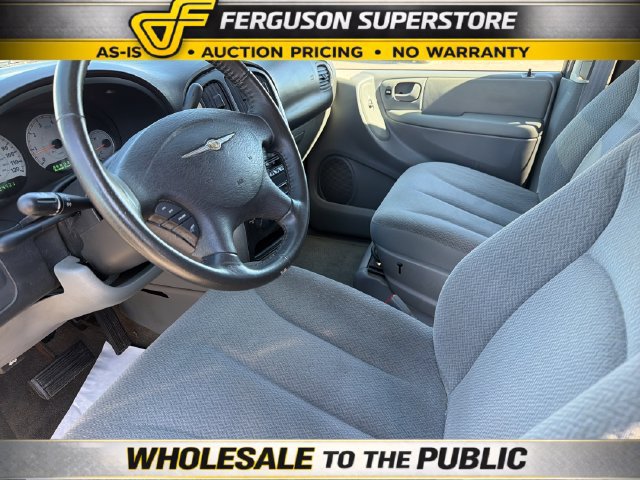 Used 2005 Chrysler Town & Country Touring FWD image 16