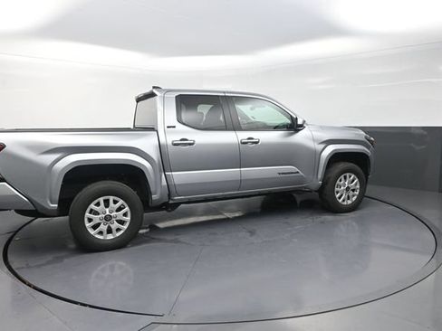 Used 2025 Toyota Tacoma SR5 AWD/4WD image 20