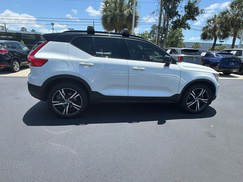 Used 2022 Volvo XC40 T4 R-Design w/ Protection Package Premier FWD image 18