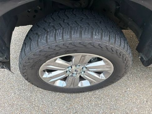 Used 2018 Ford F150 Lariat w/ Equipment Group 502A Luxury AWD/4WD image 5