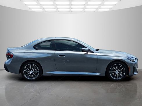 Used 2025 BMW 230i xDrive Coupe w/ Convenience Package image 7