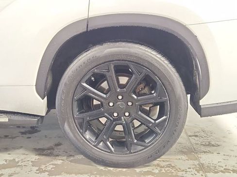 Used 2022 Toyota Highlander L FWD image 31