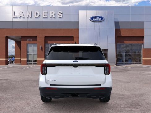 New 2026 Ford Explorer Active RWD image 5