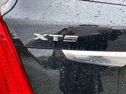 Used 2017 Cadillac XT5 Luxury w/ Driver Awareness Package image 8