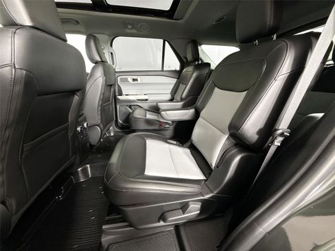 Used 2023 Ford Explorer XLT w/ Equipment Group 202A RWD image 19