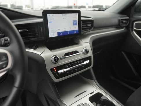 Certified 2023 Ford Explorer XLT image 25