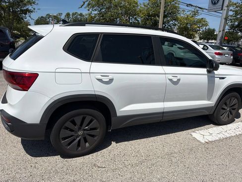 Certified 2022 Volkswagen Taos S FWD image 18