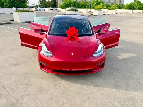 Used 2020 Tesla Model 3 Standard Range Plus RWD image 38