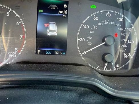 Used 2024 Toyota Corolla Cross AWD Hybrid w/ Moonroof Package image 6