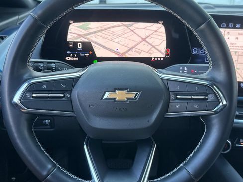 Used 2024 Chevrolet Equinox EV LT FWD image 33