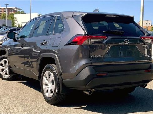 Used 2024 Toyota RAV4 LE AWD/4WD image 10