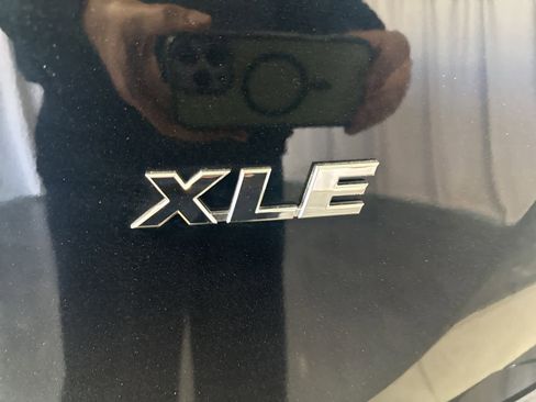 Used 2017 Toyota RAV4 XLE w/ Carpet Mat Package image 15