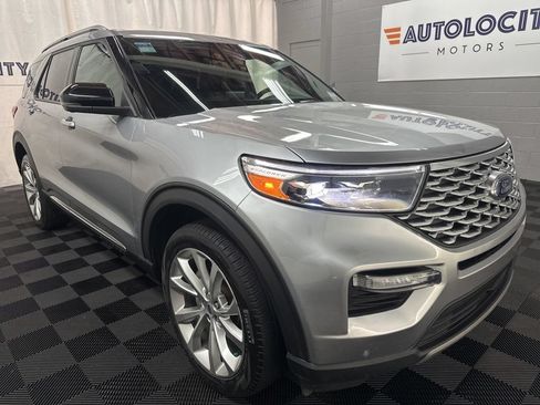 Used 2022 Ford Explorer Platinum w/ Equipment Group 601A AWD/4WD image 3