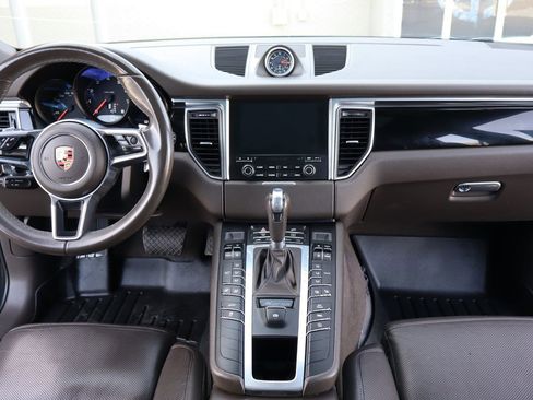 Used 2017 Porsche Macan image 15