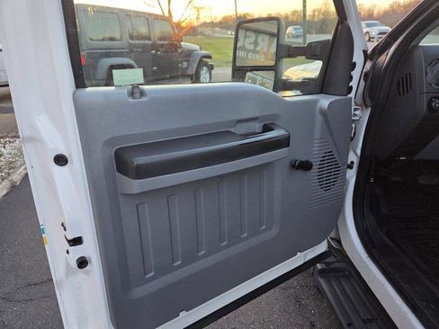 Used 2015 Ford F350 XL w/ Trailer Tow Package image 21