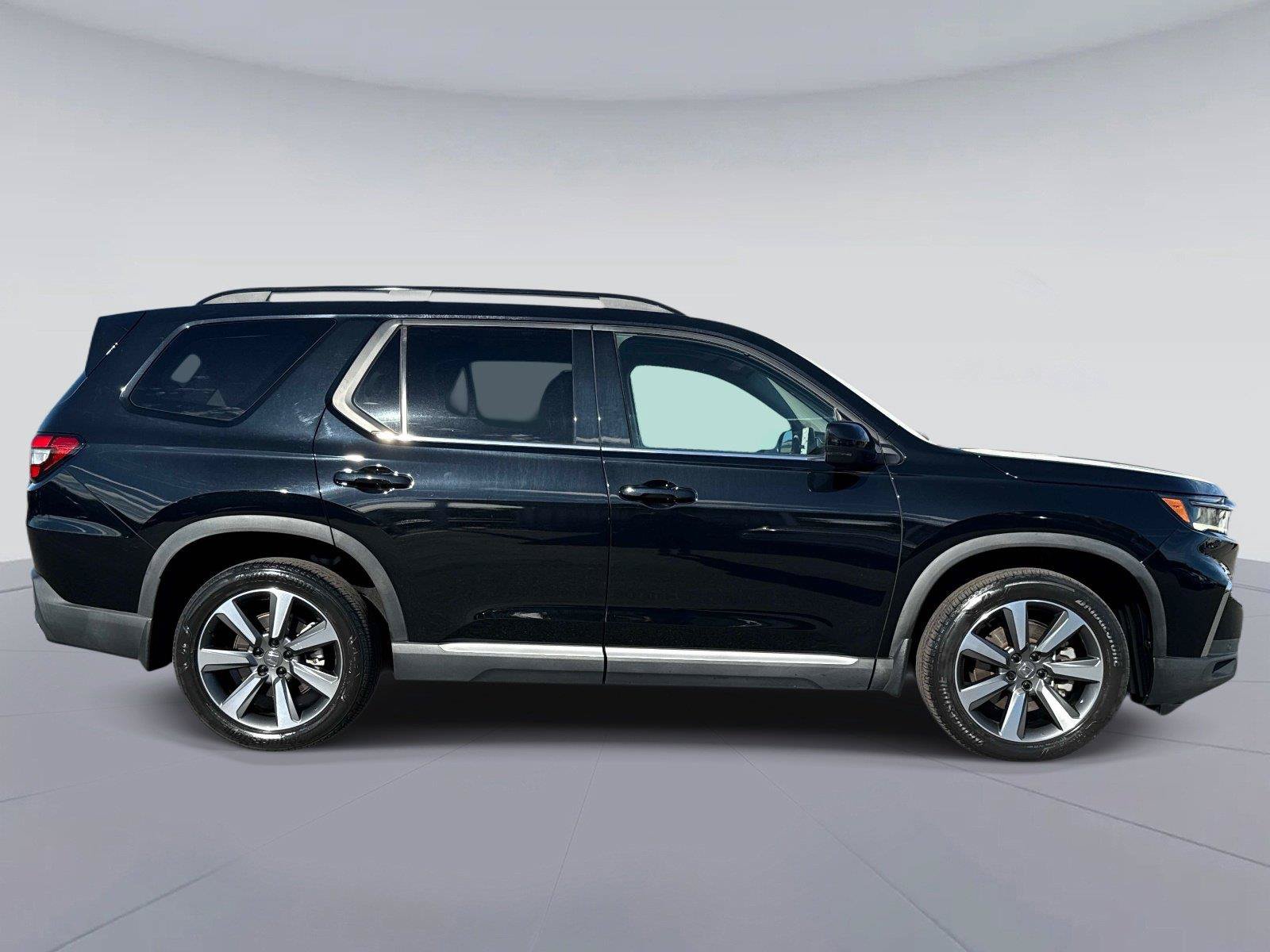 Certified 2024 Honda Pilot Elite image 2