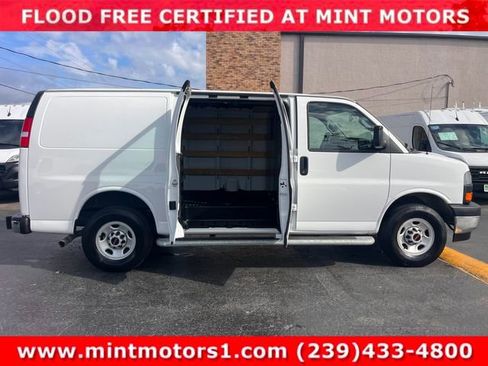 Used 2024 GMC Savana 2500 w/ Driver Convenience Package image 5
