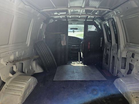 Used 2007 Ford E-350 and Econoline 350 Super Duty RWD image 11