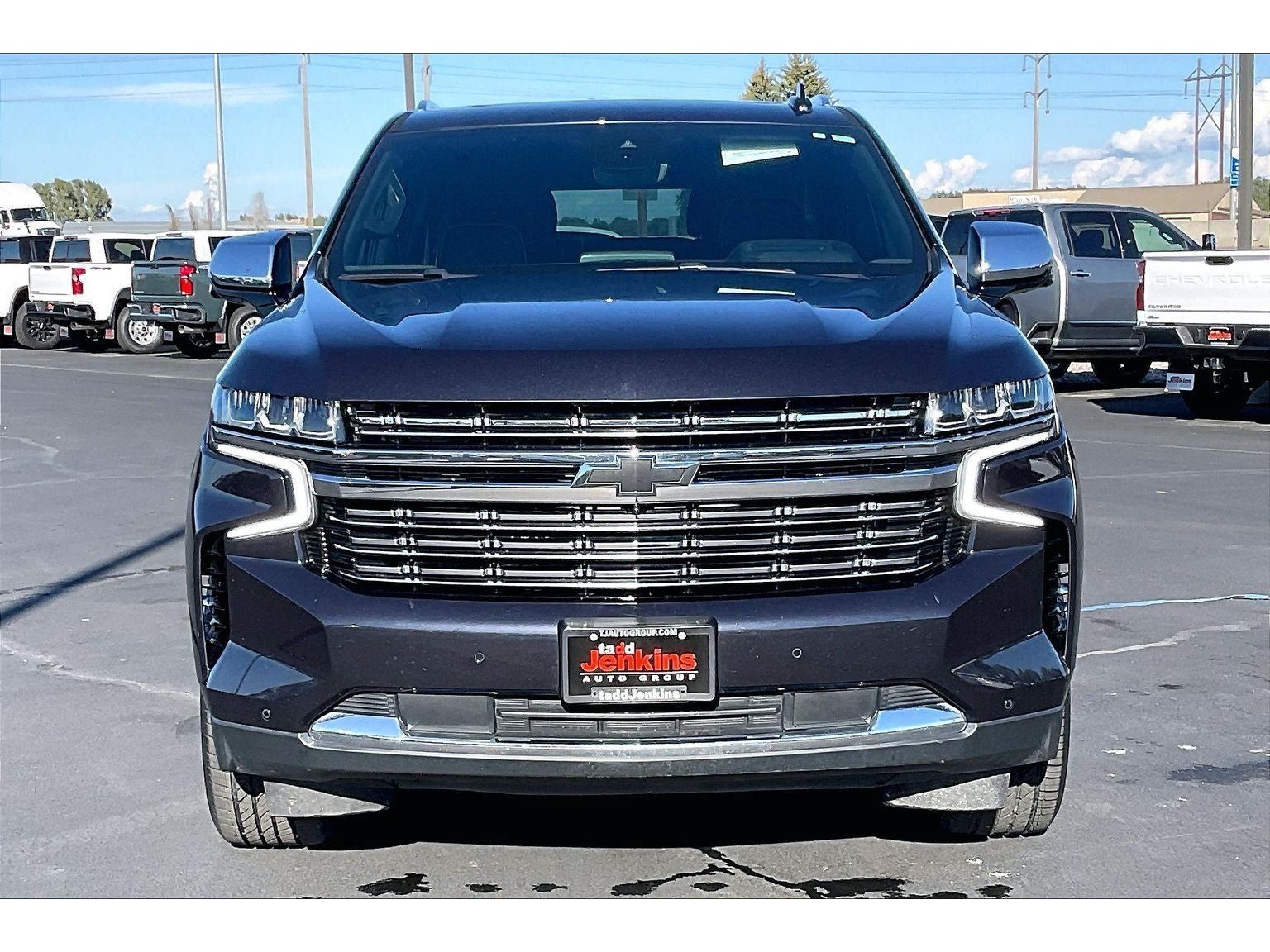 Used 2023 Chevrolet Suburban Premier AWD/4WD image 3