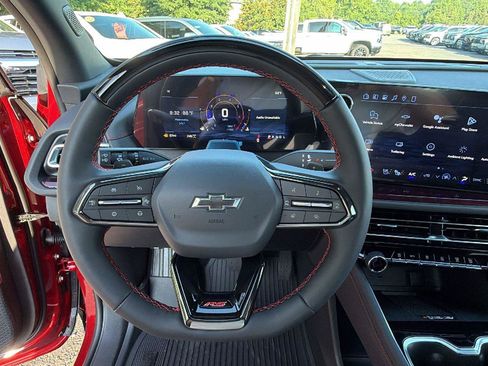 New 2026 Chevrolet Traverse RS w/ LPO, Floor Liner Package AWD/4WD image 24