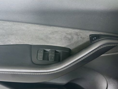 Used 2022 Tesla Model Y Performance AWD/4WD image 15