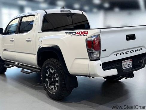 Used 2021 Toyota Tacoma TRD Off-Road w/ Technology Package image 4