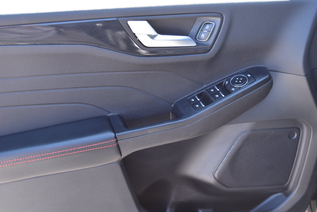 Used 2025 Ford Escape ST-Line AWD/4WD image 9