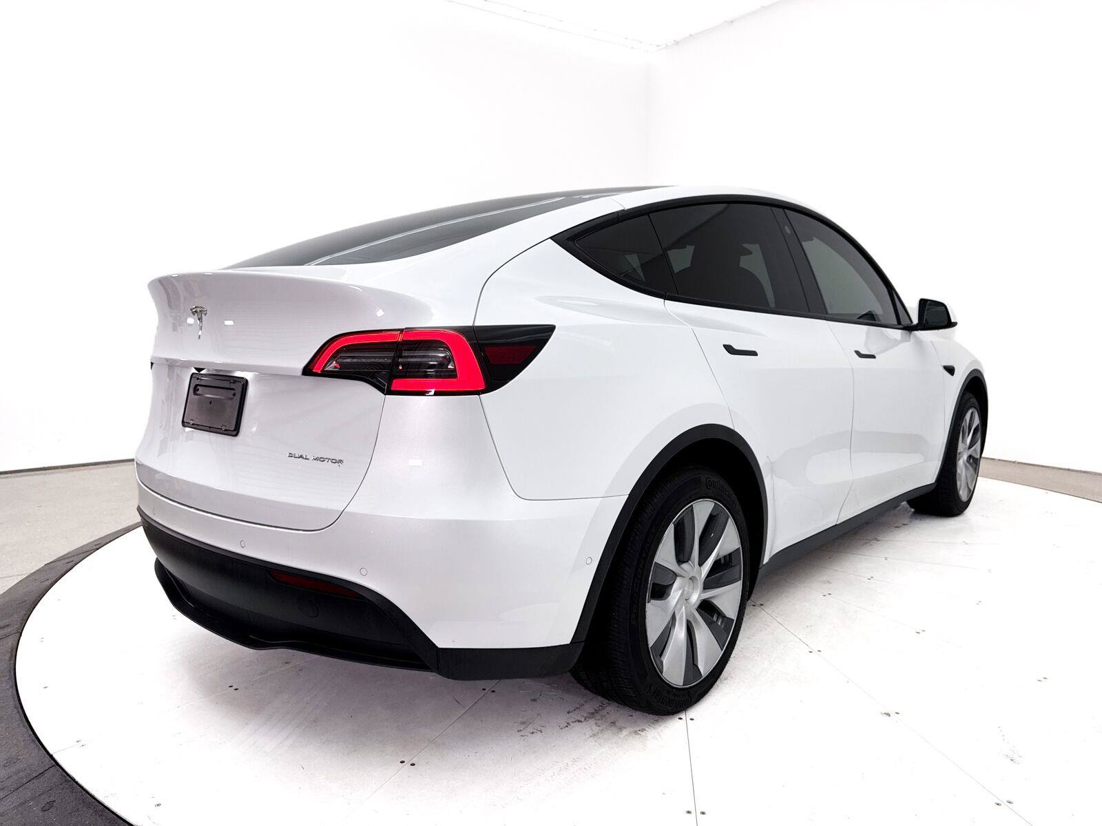 Used 2022 Tesla Model Y Long Range AWD/4WD image 16