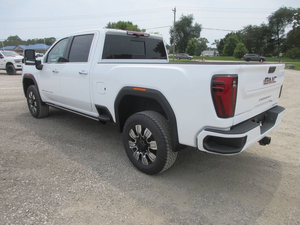 New 2026 GMC Sierra 2500 Denali w/ Denali Reserve Package AWD/4WD image 9