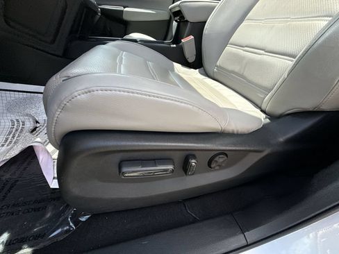 Used 2018 Honda CR-V Touring image 18