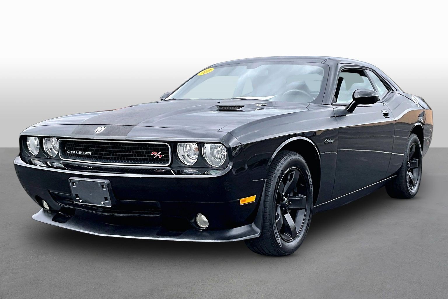 Used 2010 Dodge Challenger R/T RWD image 1