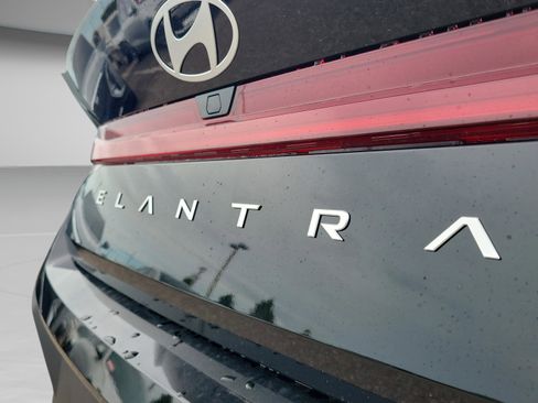 New 2025 Hyundai Elantra Blue image 29