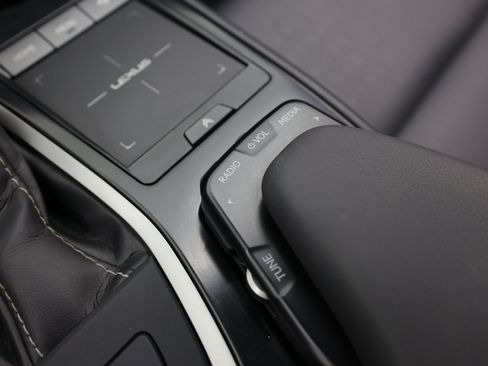 Used 2021 Lexus UX 200 w/ Accessory Package (Z2) FWD image 31