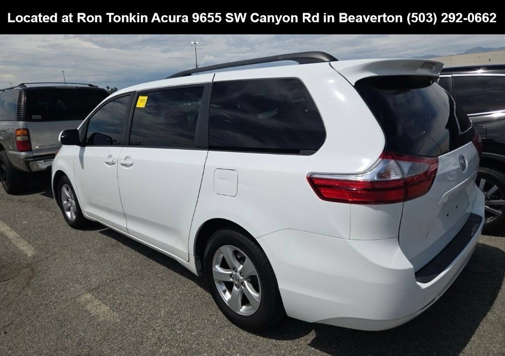 Used 2017 Toyota Sienna LE FWD image 6
