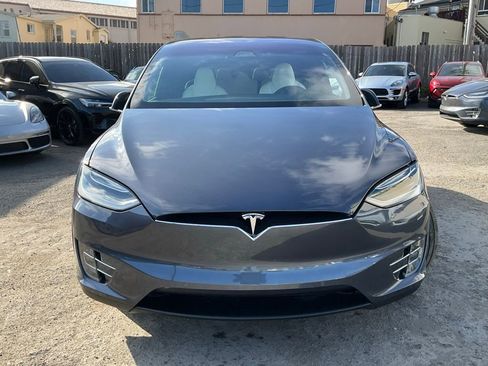 Used 2019 Tesla Model X Performance image 2