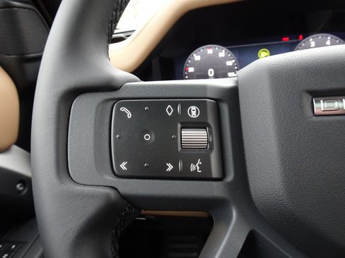 New 2026 Land Rover Defender 110 X-Dynamic SE image 26