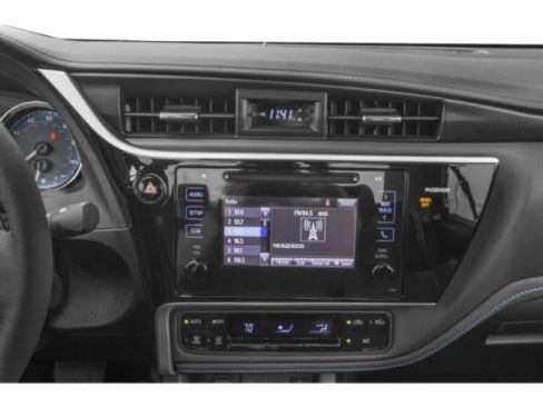 Used 2019 Toyota Corolla LE image 10